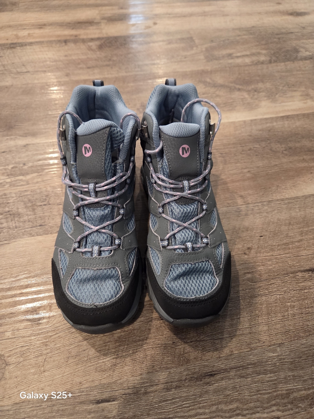 NWOT, Merrell Moab 3 Mid Waterproof hiking boots, Size 7M, Leather, Never Worn
